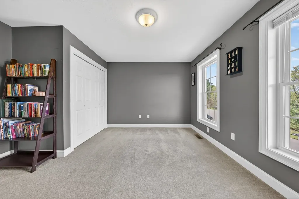 5 Cobblestone Road Pelham NH 03076