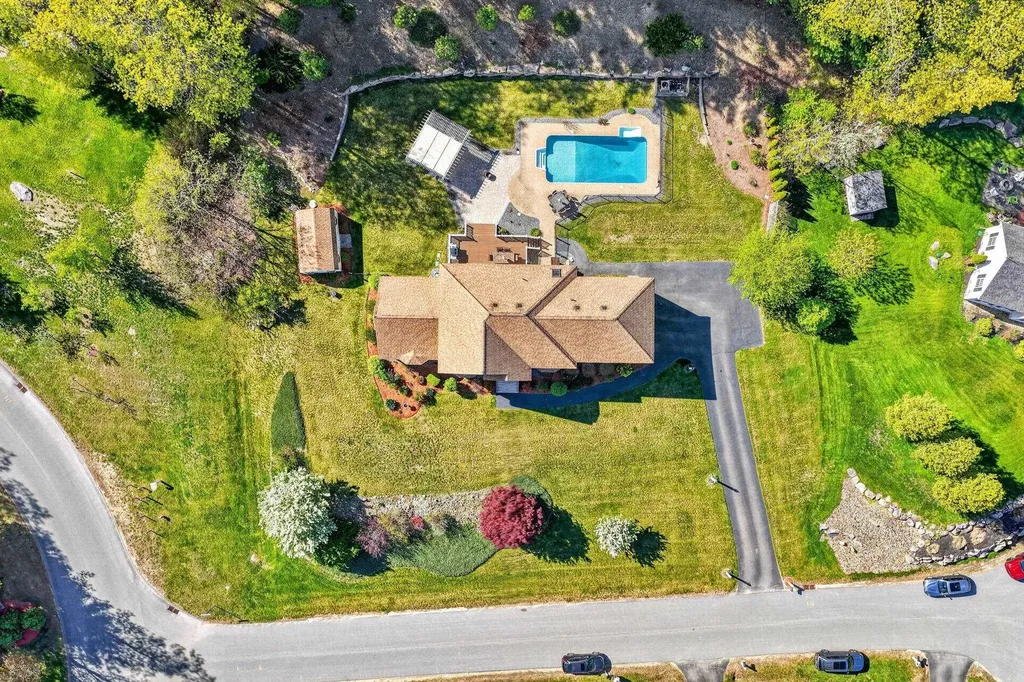 5 Cobblestone Road Pelham NH 03076