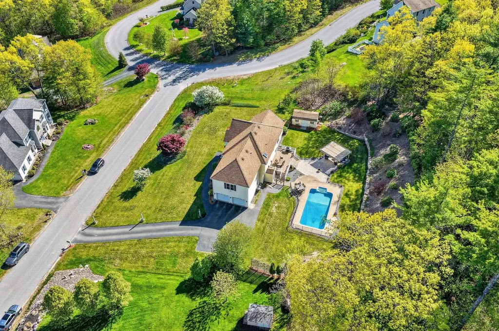 5 Cobblestone Road Pelham NH 03076