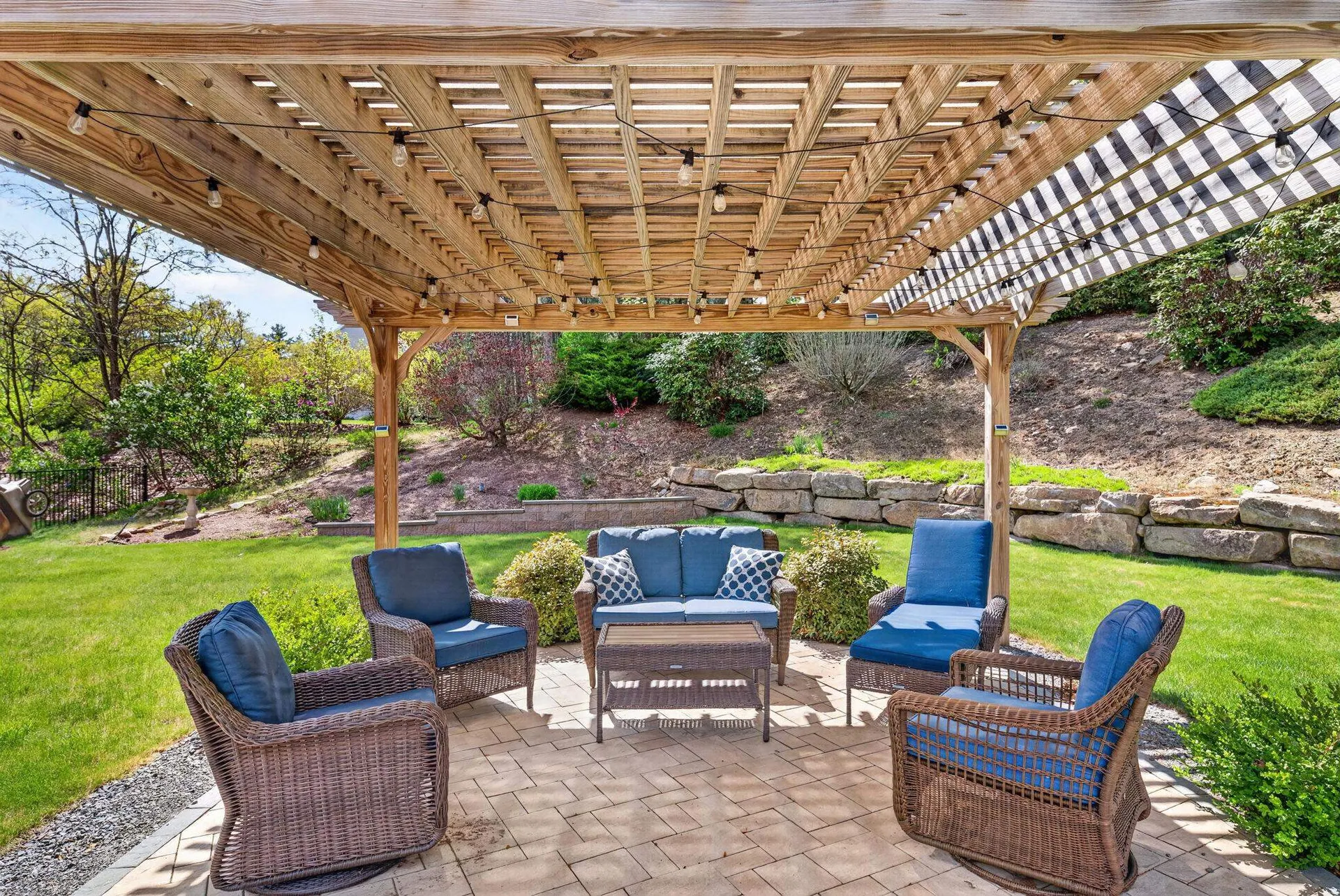 5 Cobblestone Road Pelham NH 03076