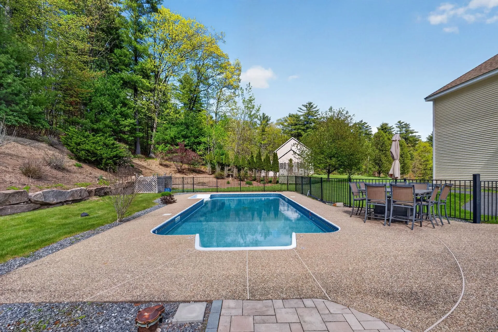 5 Cobblestone Road Pelham NH 03076