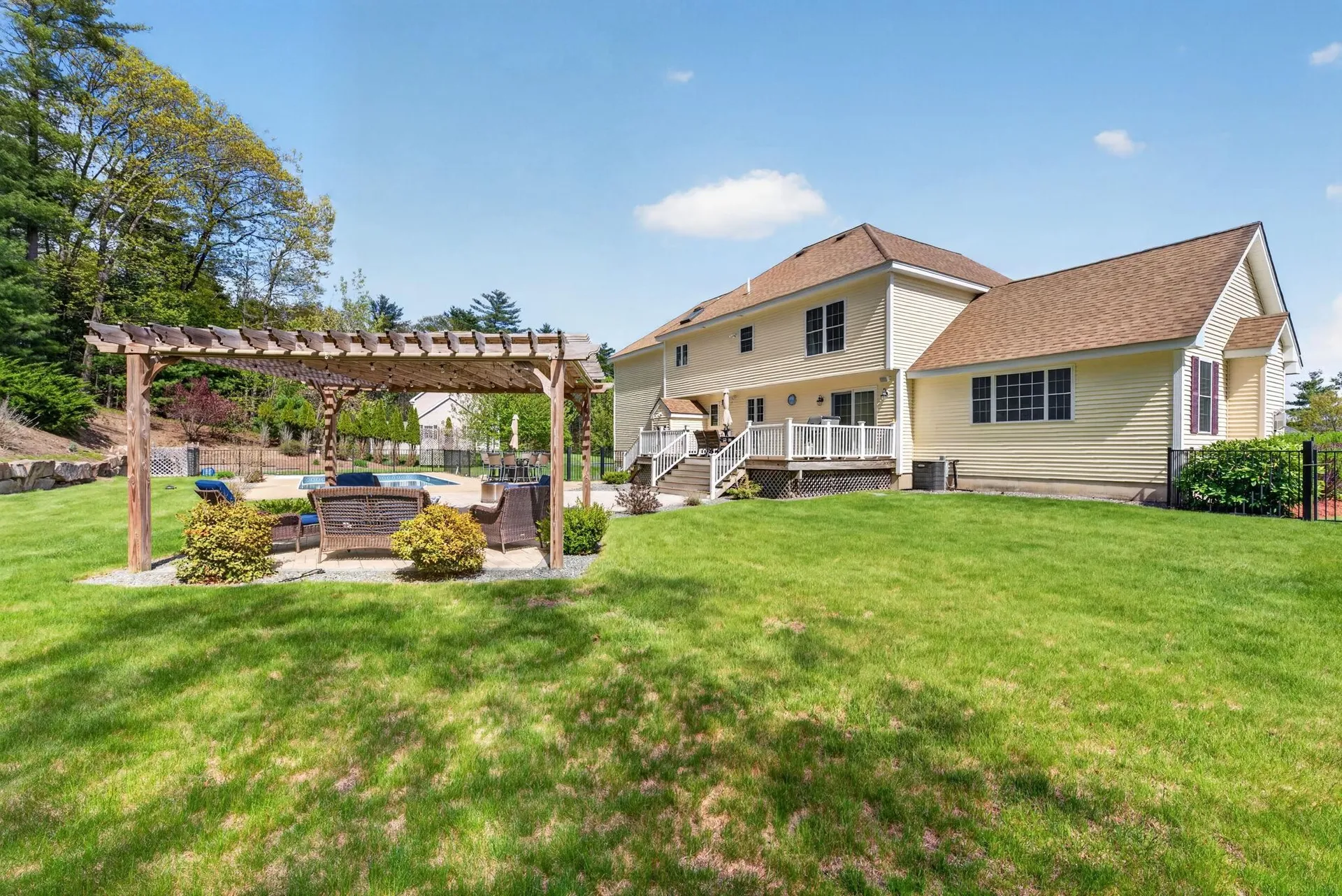 5 Cobblestone Road Pelham NH 03076
