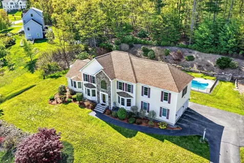 5 Cobblestone Road Pelham NH 03076