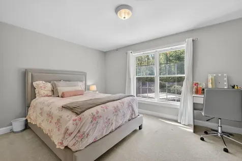 5 Cobblestone Road Pelham NH 03076