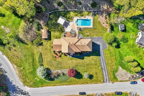 5 Cobblestone Road Pelham NH 03076