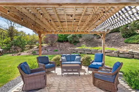 5 Cobblestone Road Pelham NH 03076