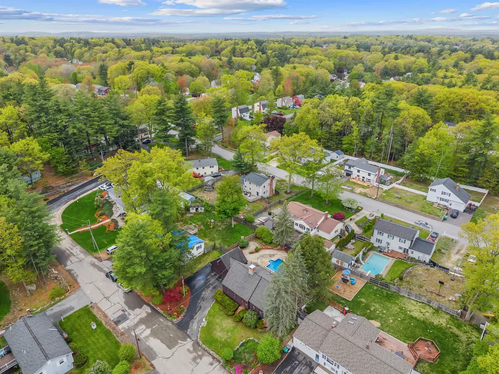 13 Wakefield Drive Nashua NH 03062