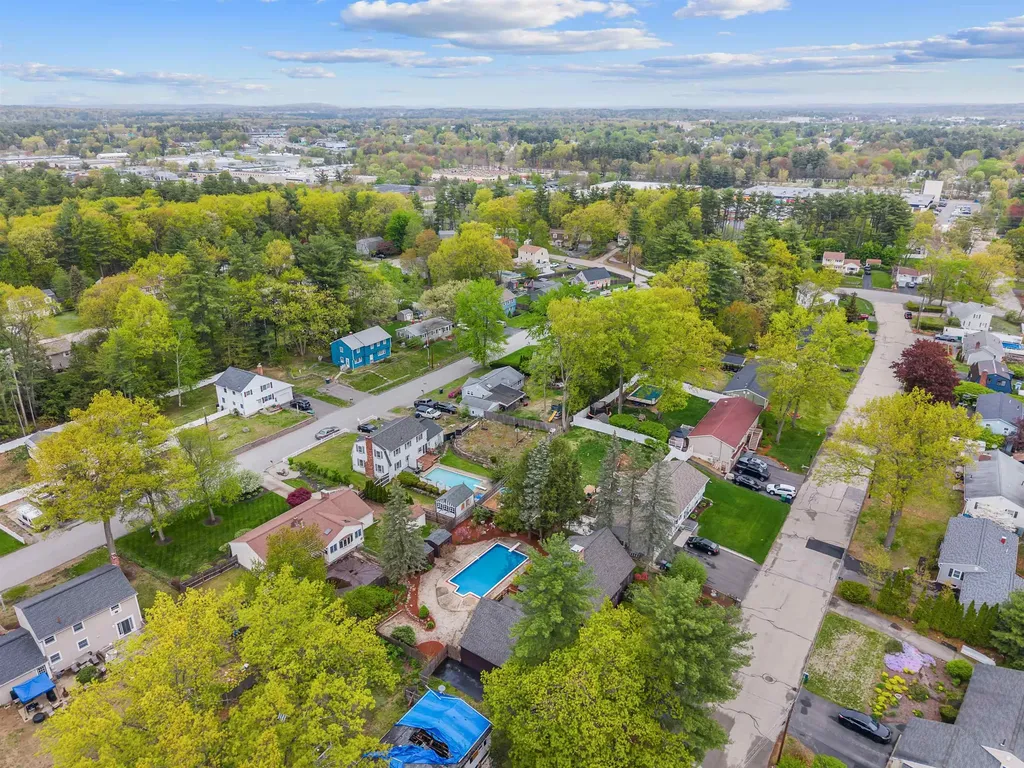 13 Wakefield Drive Nashua NH 03062