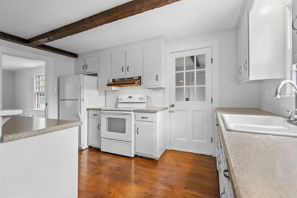 13 Wakefield Drive Nashua NH 03062