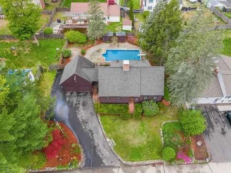 13 Wakefield Drive Nashua NH 03062