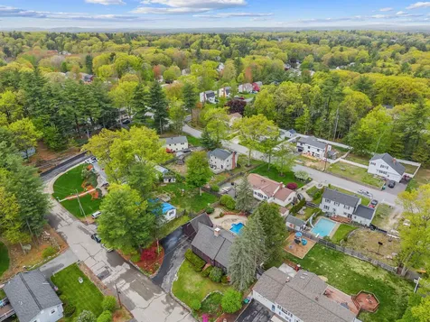 13 Wakefield Drive Nashua NH 03062