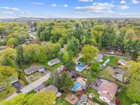 13 Wakefield Drive Nashua NH 03062