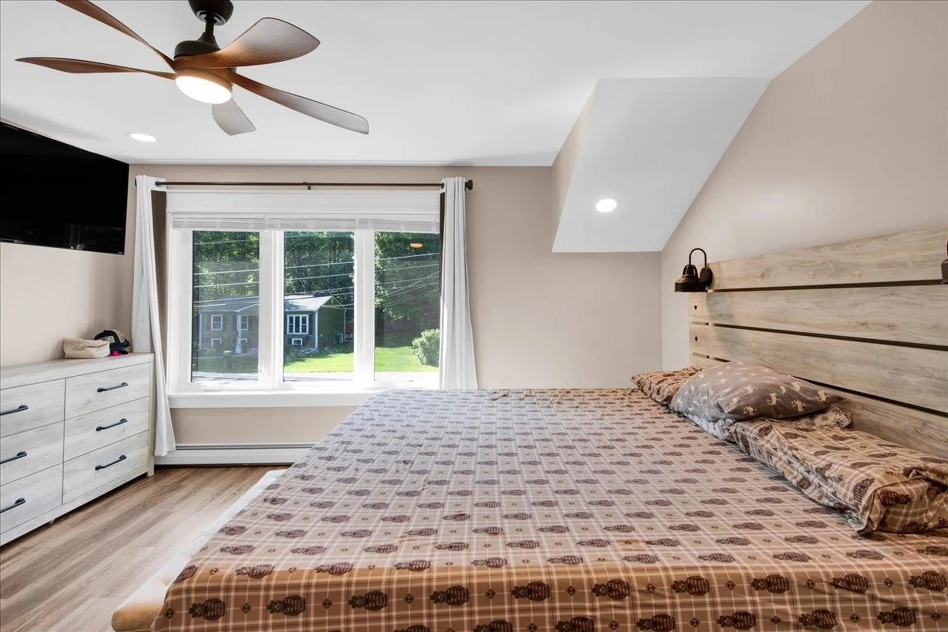 77 Colchester Point Road Colchester VT 05446