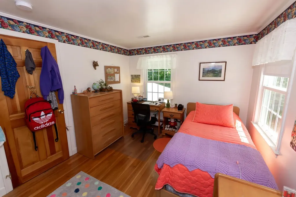 16 Marlowe Road Nashua NH 03062