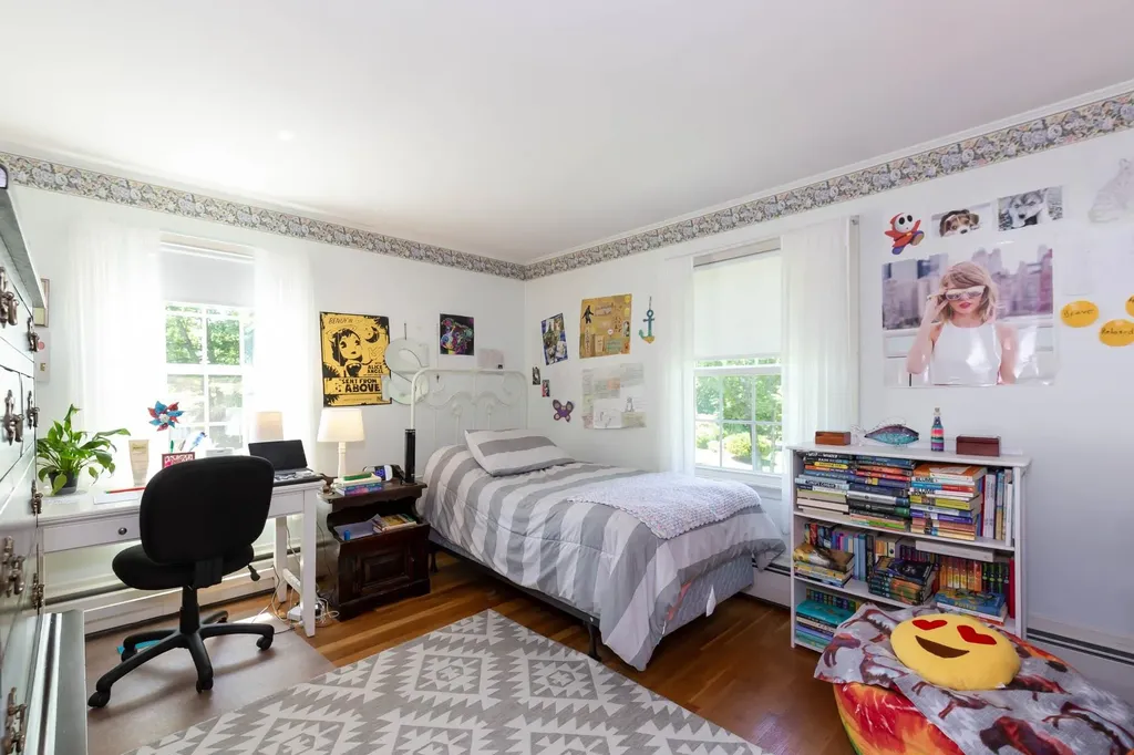 16 Marlowe Road Nashua NH 03062