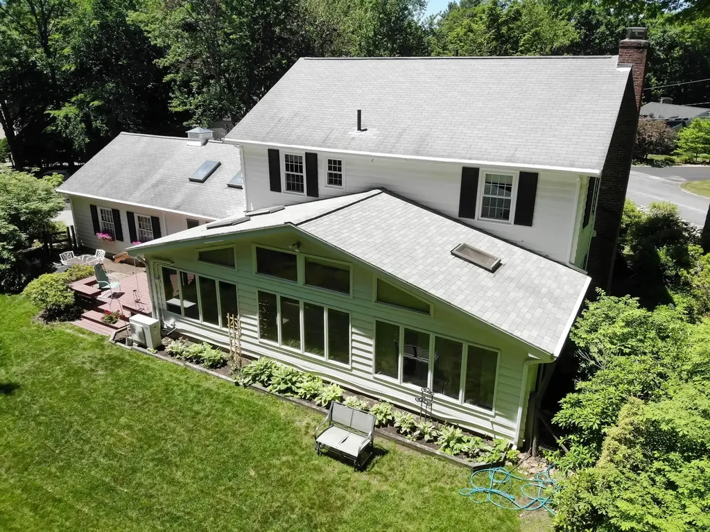 16 Marlowe Road Nashua NH 03062