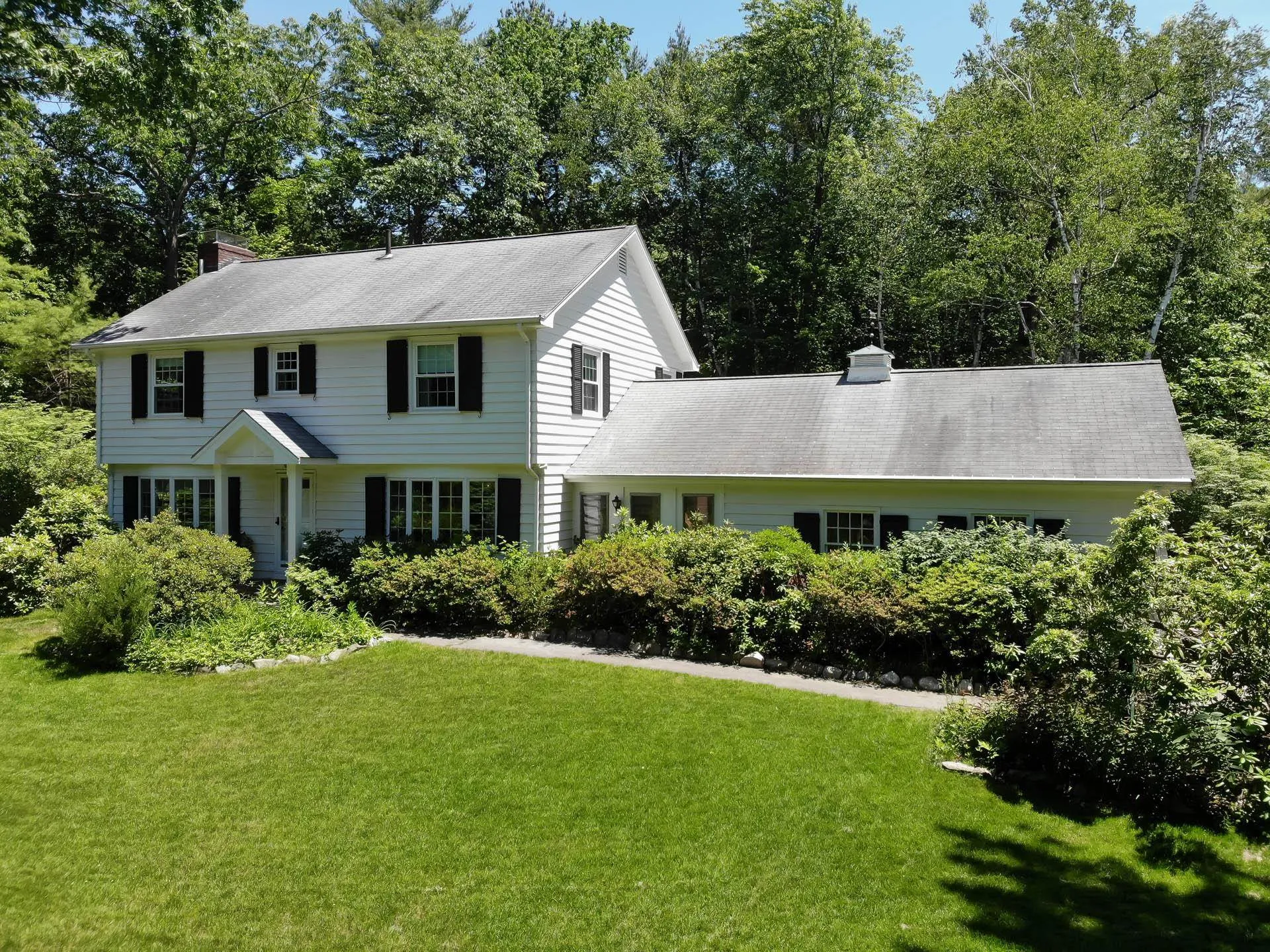 16 Marlowe Road Nashua NH 03062