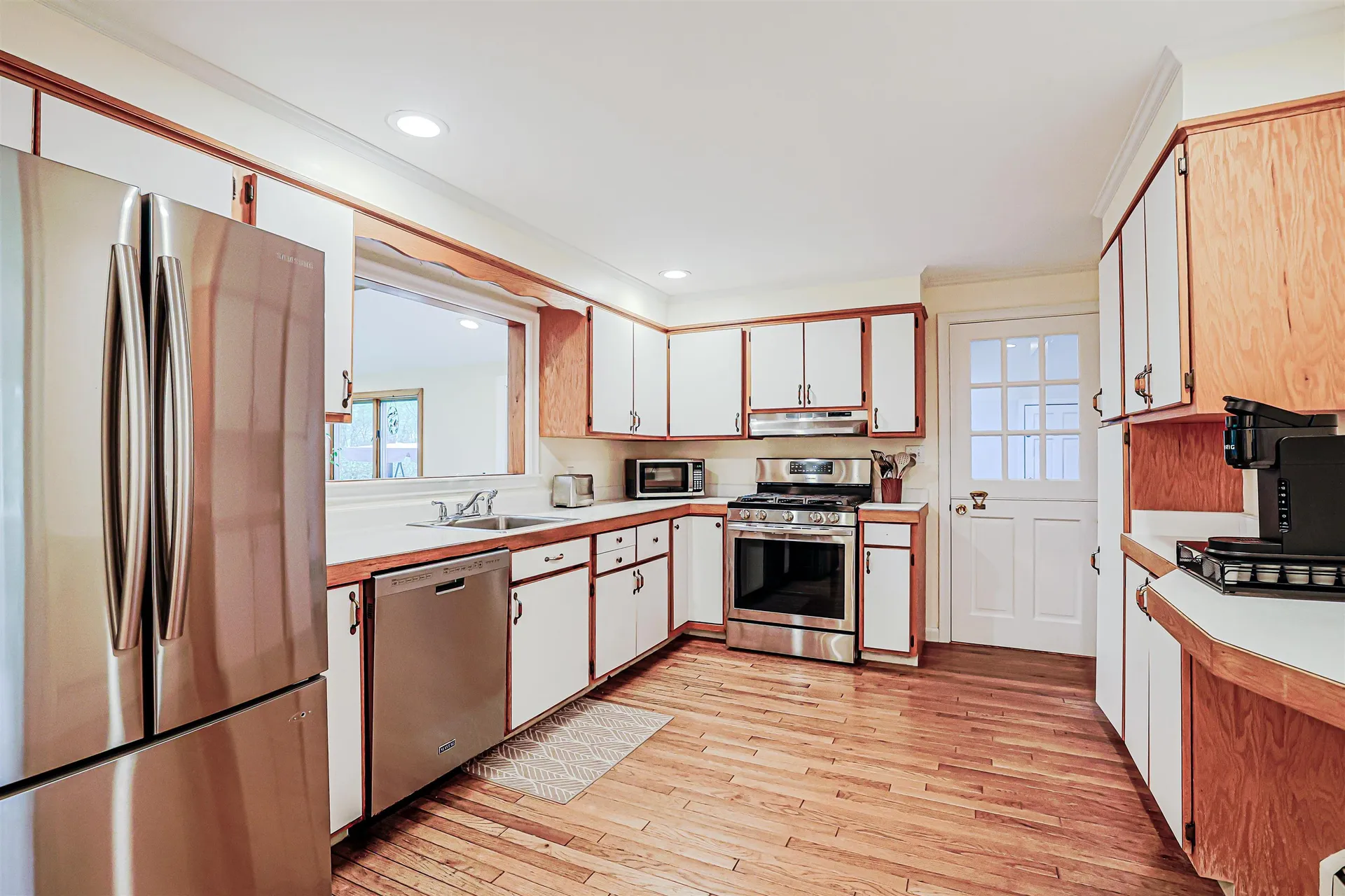 16 Marlowe Road Nashua NH 03062