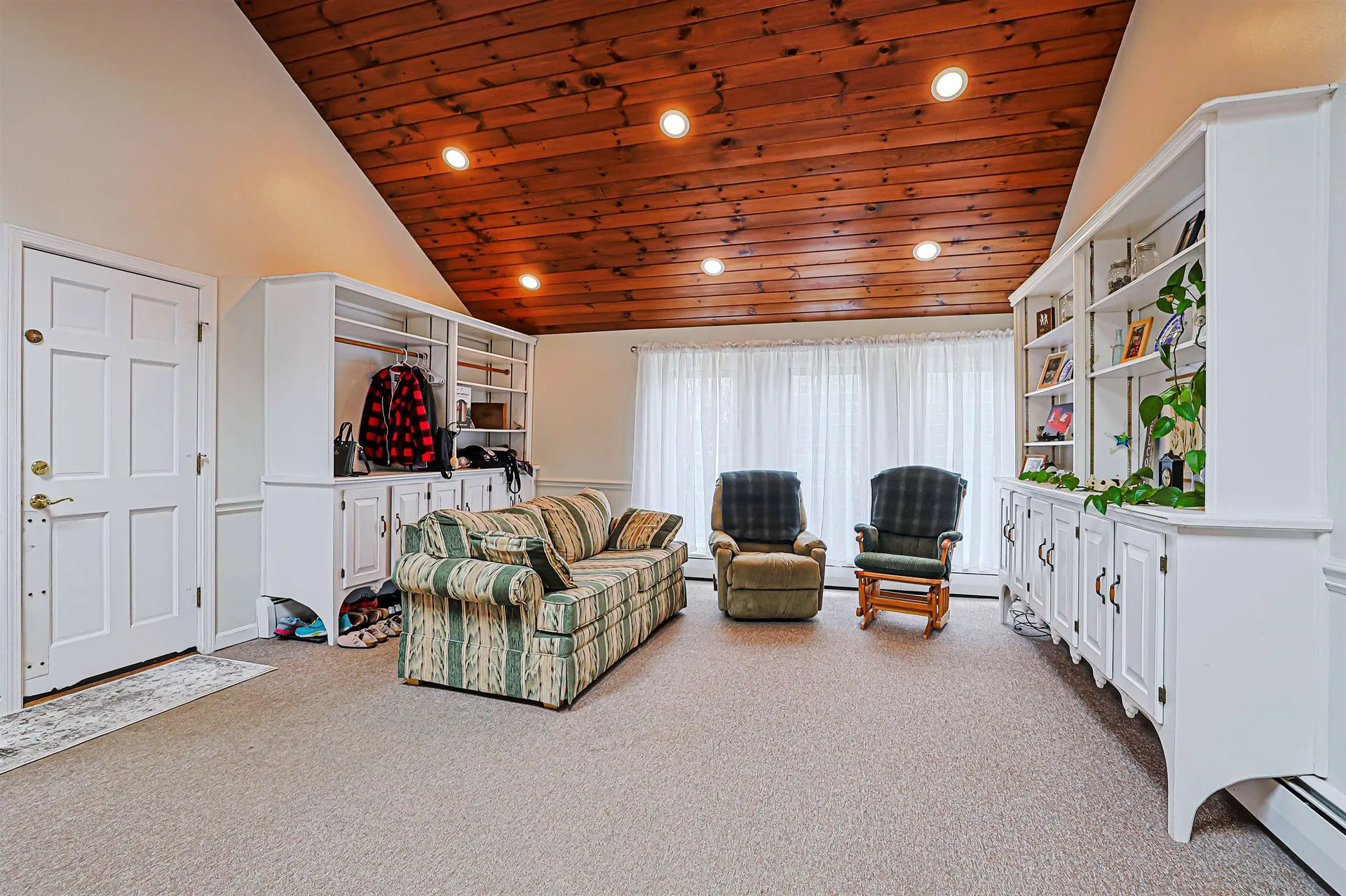 16 Marlowe Road Nashua NH 03062