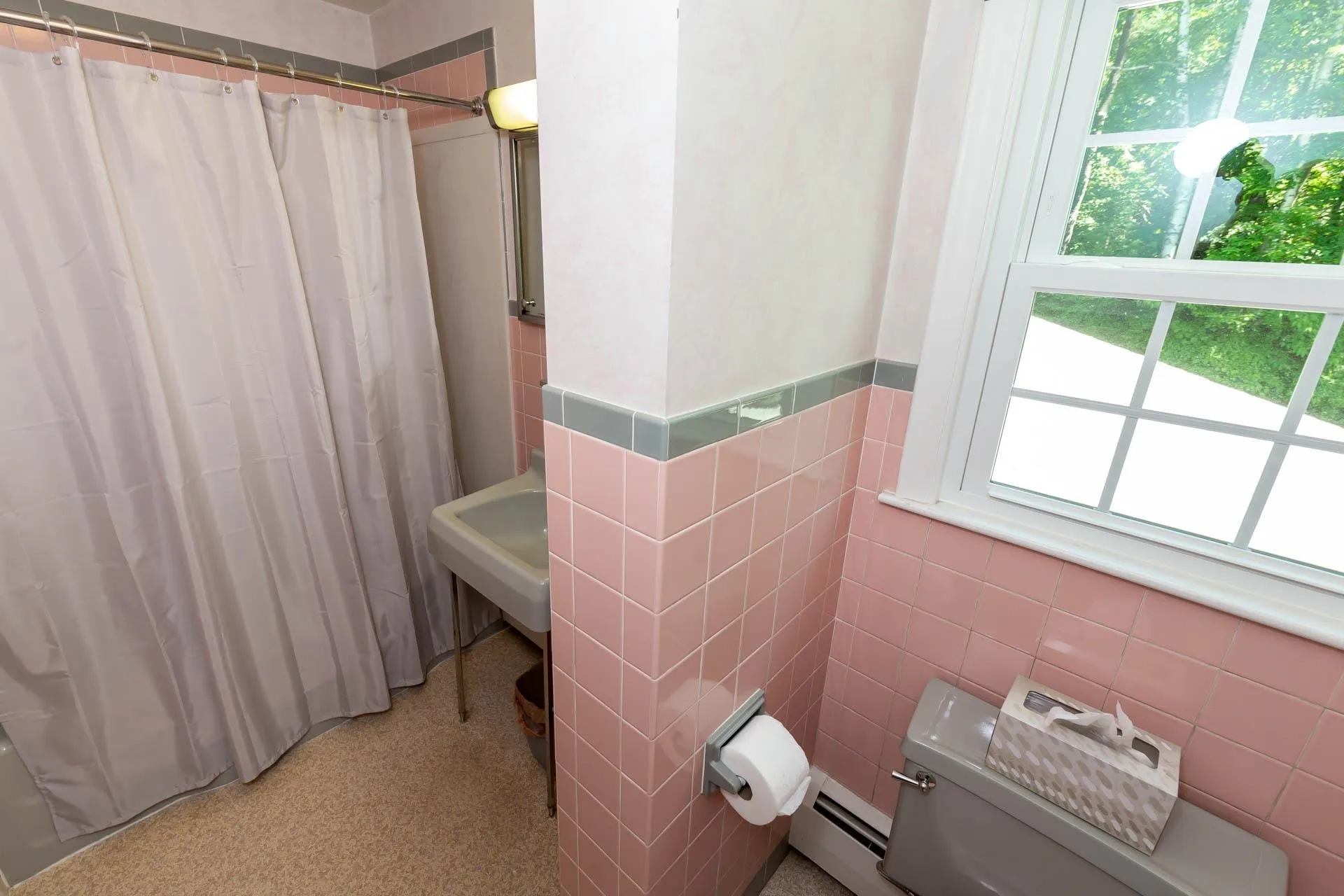 16 Marlowe Road Nashua NH 03062