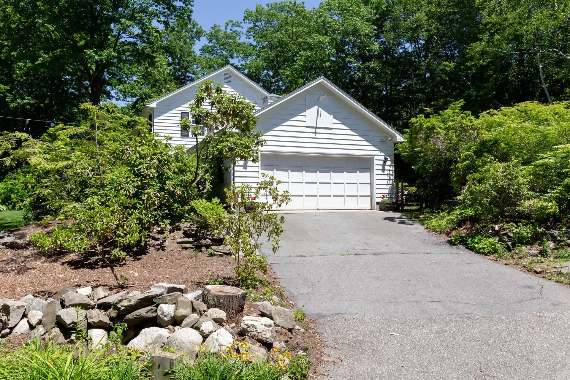 16 Marlowe Road Nashua NH 03062