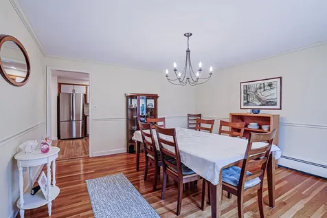 16 Marlowe Road Nashua NH 03062