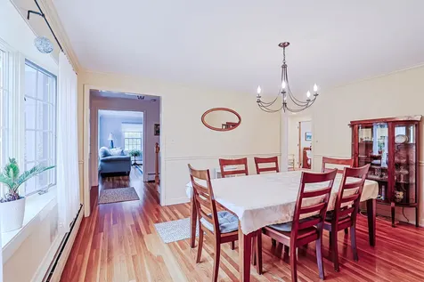 16 Marlowe Road Nashua NH 03062