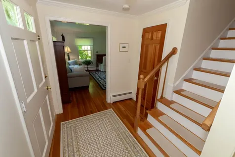 16 Marlowe Road Nashua NH 03062