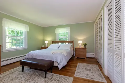 16 Marlowe Road Nashua NH 03062