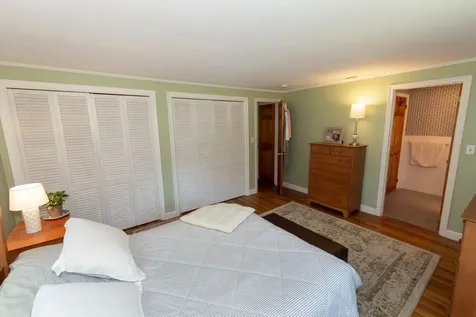 16 Marlowe Road Nashua NH 03062