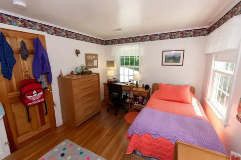 16 Marlowe Road Nashua NH 03062
