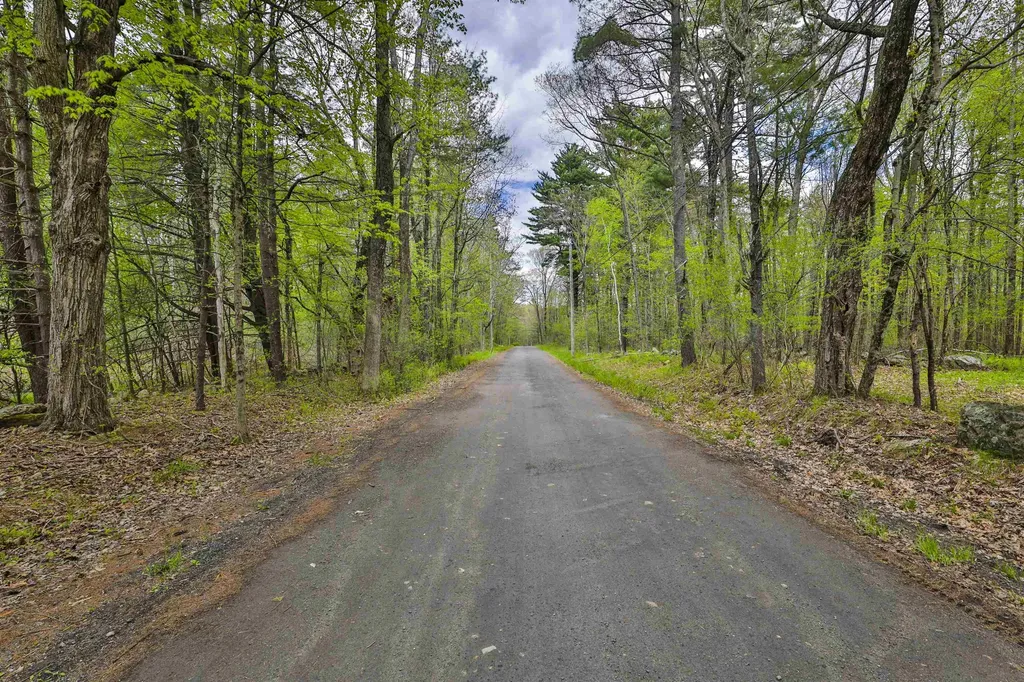 1 Featherbed Lane Derry NH 03038