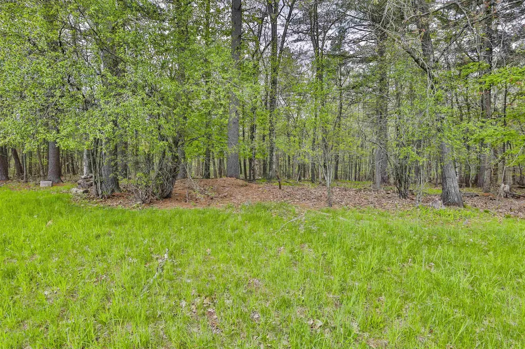 1 Featherbed Lane Derry NH 03038