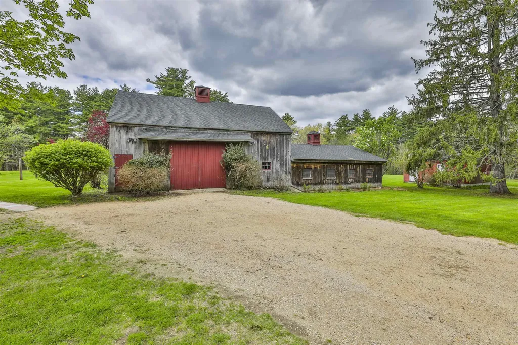1 Featherbed Lane Derry NH 03038