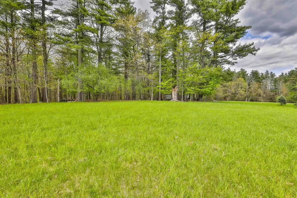 1 Featherbed Lane Derry NH 03038