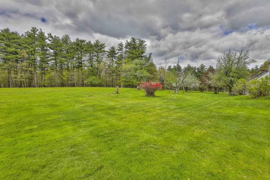 1 Featherbed Lane Derry NH 03038