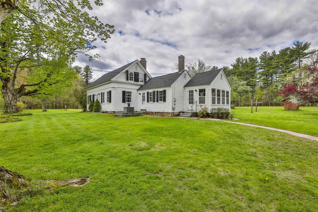 1 Featherbed Lane Derry NH 03038