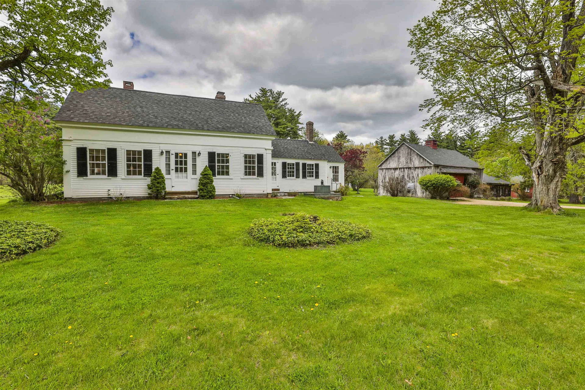 1 Featherbed Lane Derry NH 03038