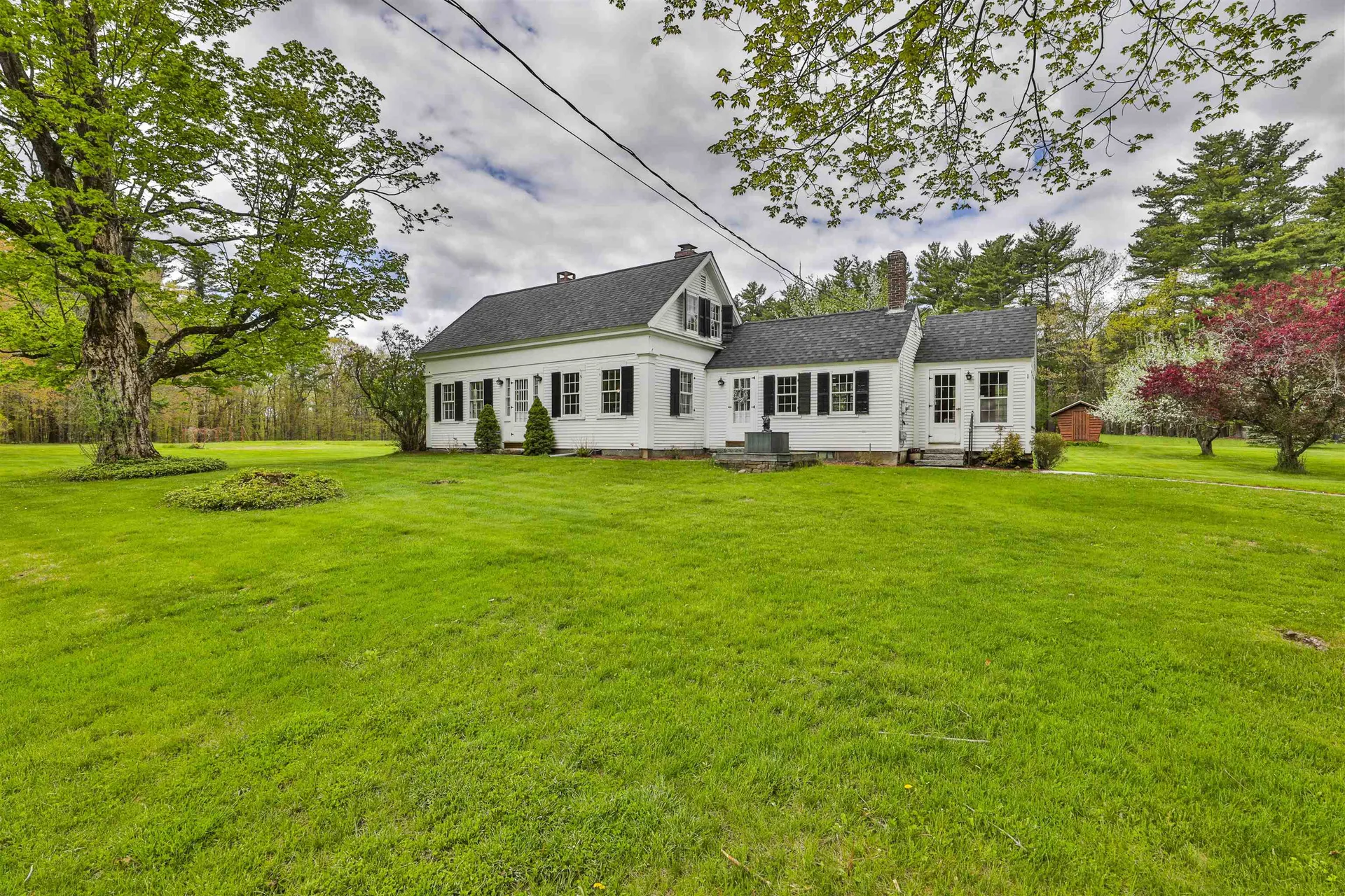 1 Featherbed Lane Derry NH 03038