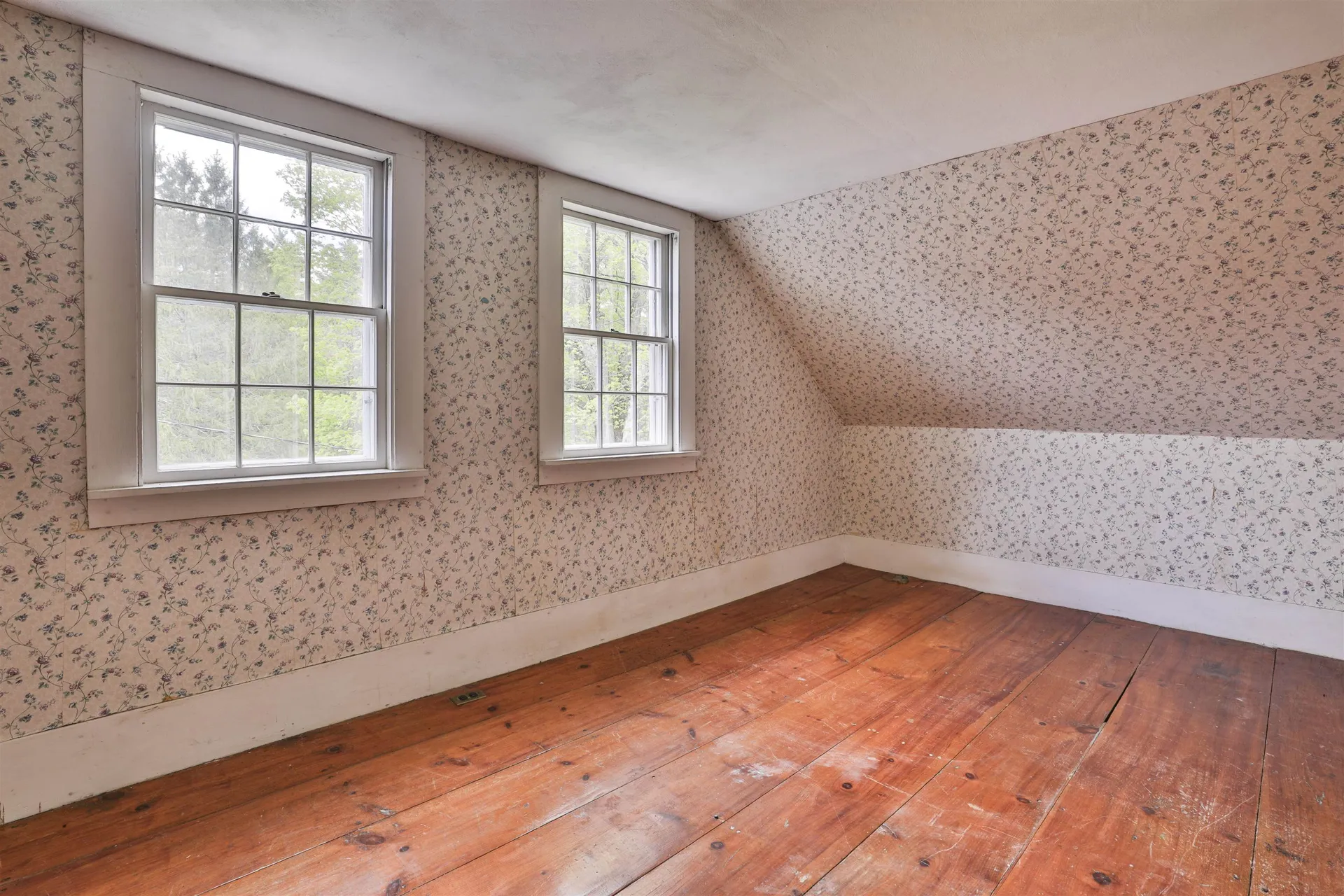 1 Featherbed Lane Derry NH 03038