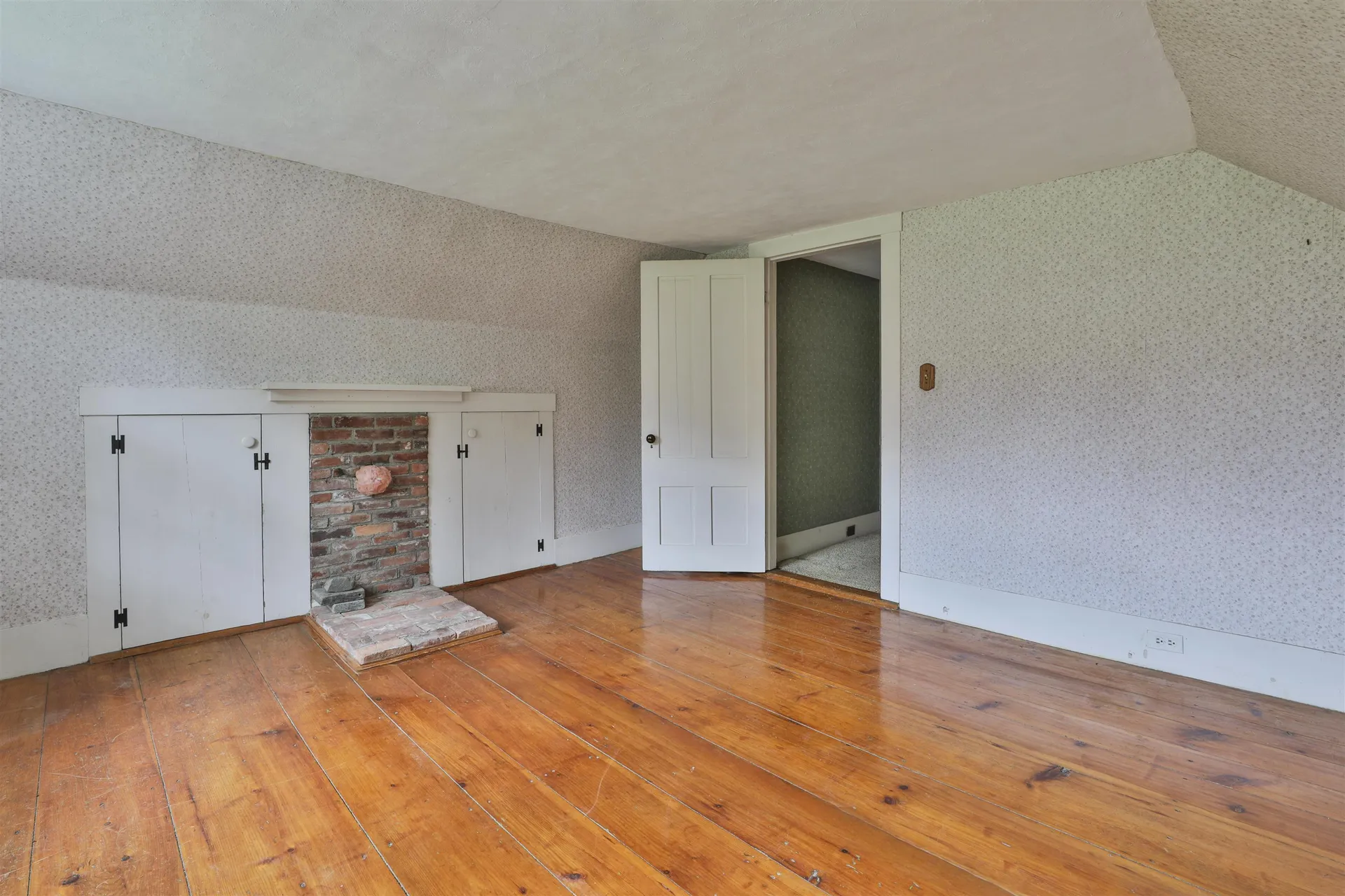1 Featherbed Lane Derry NH 03038