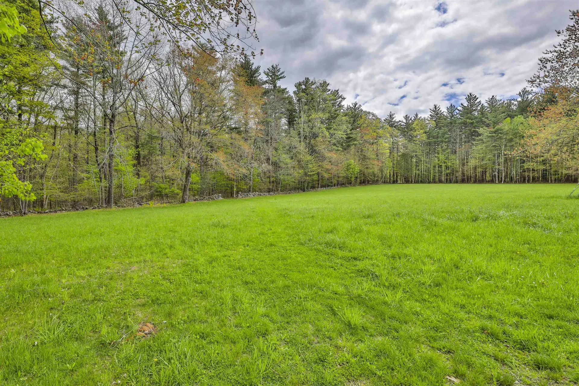 1 Featherbed Lane Derry NH 03038