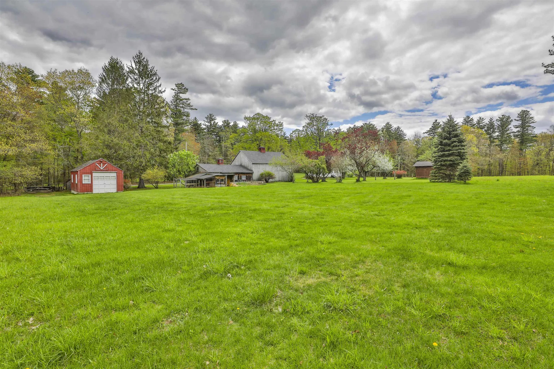 1 Featherbed Lane Derry NH 03038