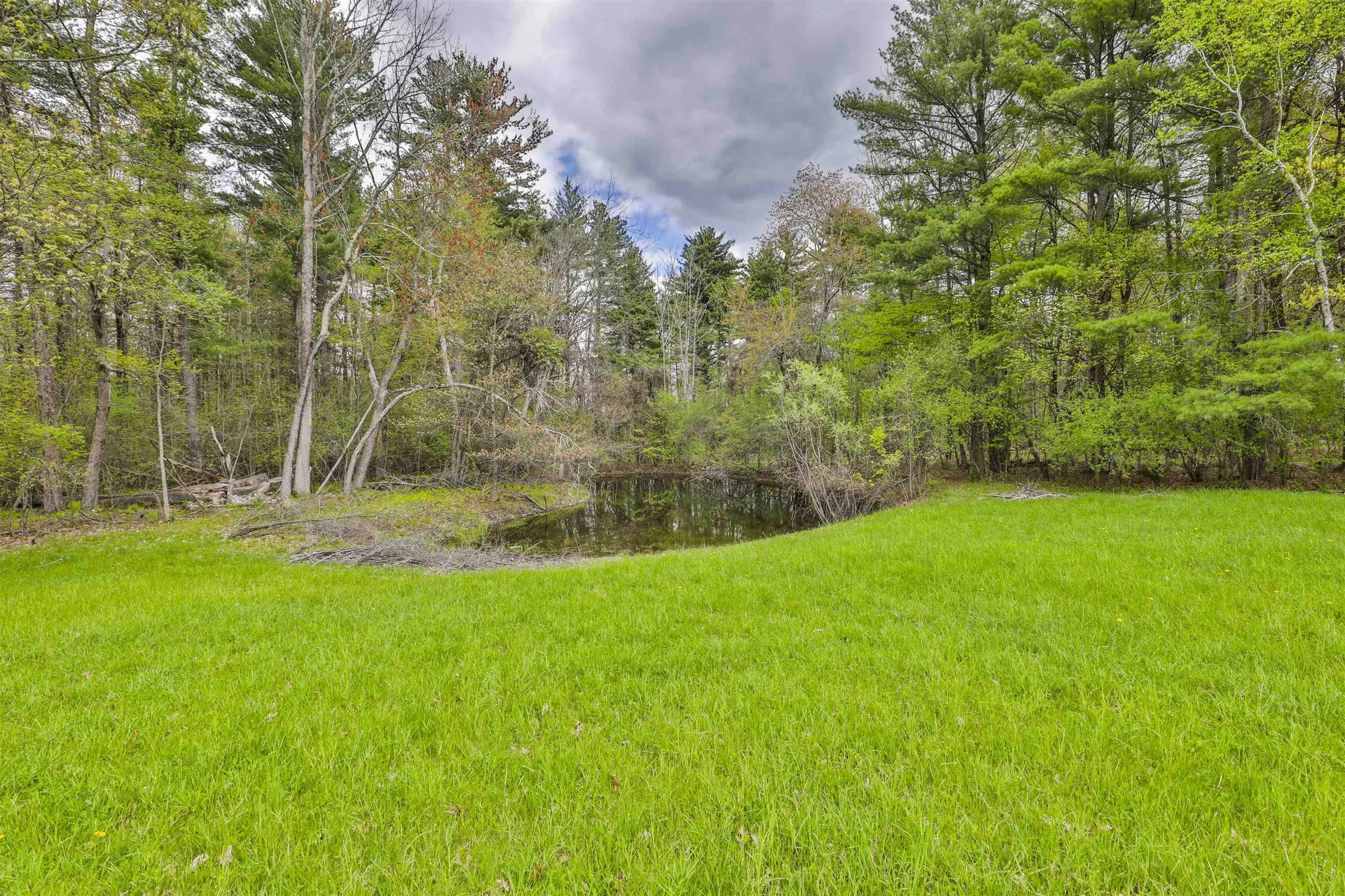 1 Featherbed Lane Derry NH 03038