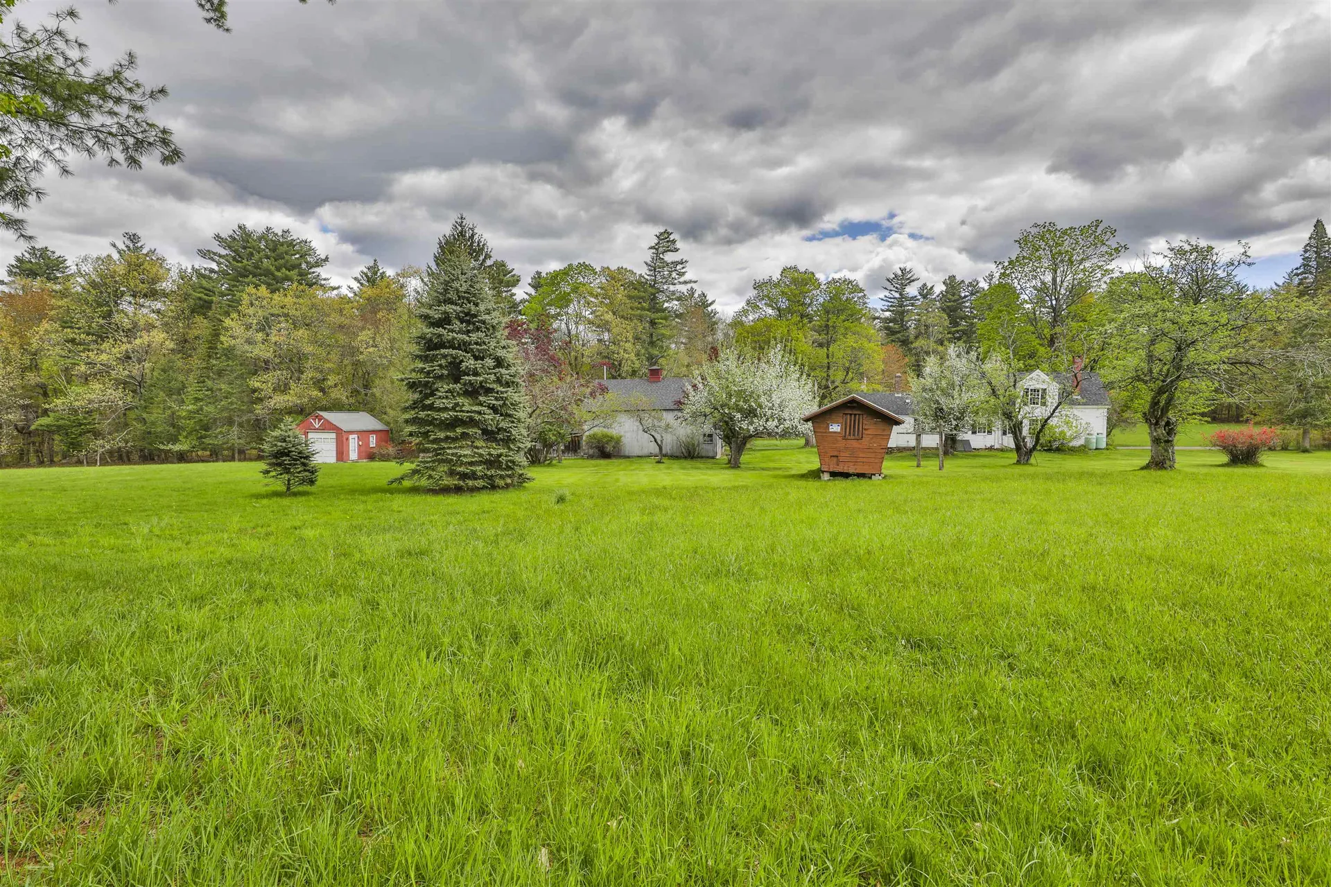 1 Featherbed Lane Derry NH 03038