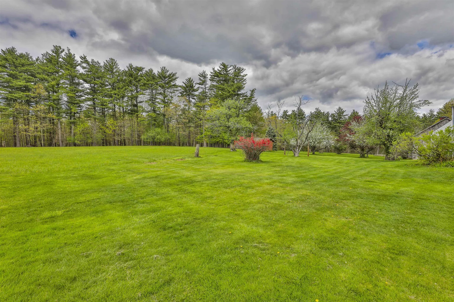 1 Featherbed Lane Derry NH 03038