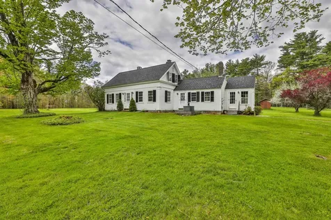 1 Featherbed Lane Derry NH 03038