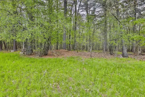 1 Featherbed Lane Derry NH 03038