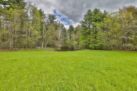 1 Featherbed Lane Derry NH 03038