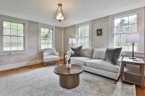1 Featherbed Lane Derry NH 03038